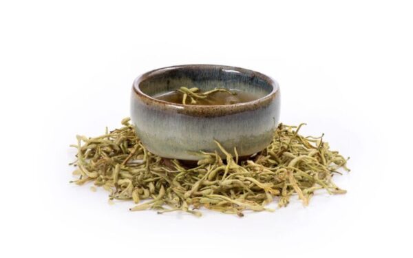 Nghệ thuật thưởng thức trà Kim Ngân Hoa tinh tế