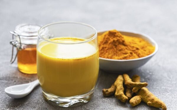 Cách pha trà nghệ mật ong thơm ngon, dễ uống
