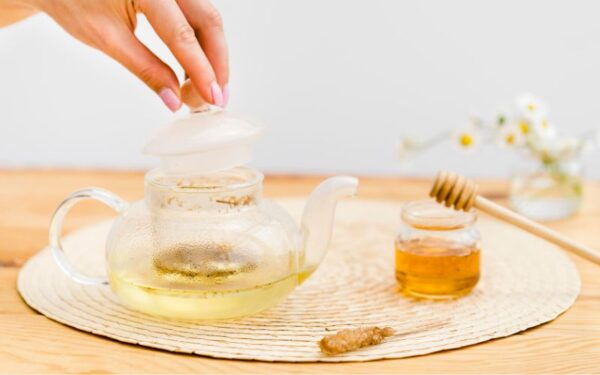 Trà ô long hoặc hồng trà